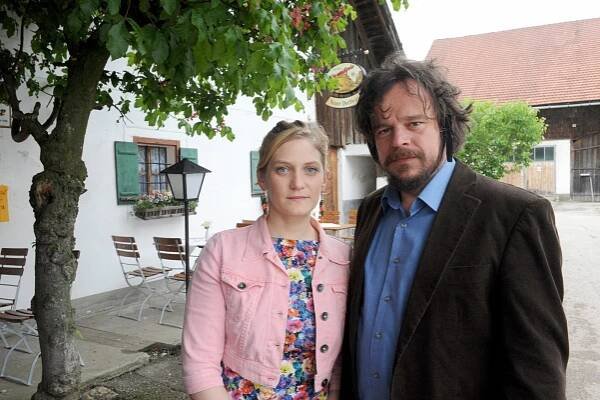 Angelika Richter, Raimund Wallisch - 4 ženy a pohřeb - Schlussstrich - Promo