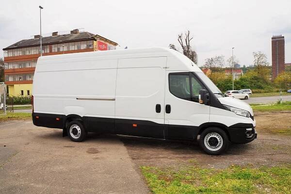 Autopůjčovna dodávek a užitkových vozů, pronájem dodávek Praha | Vansrenting.com