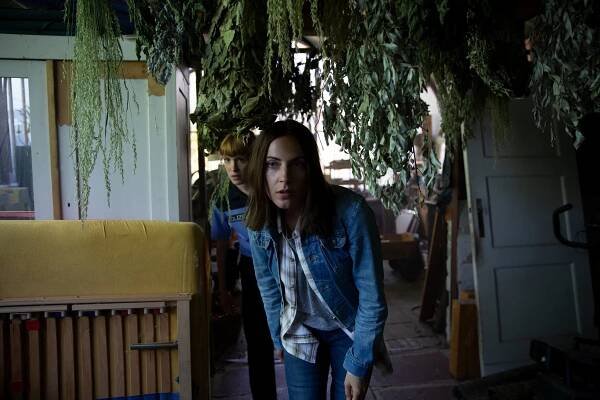 Dead End - C'est la vie - Z filmu - Victoria Schulz, Antje Traue