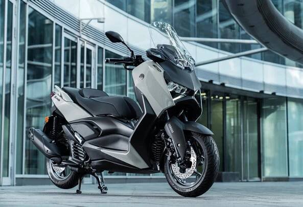 Yamaha XMAX 125 Tech Max 2025 Ceramic Grey (6)