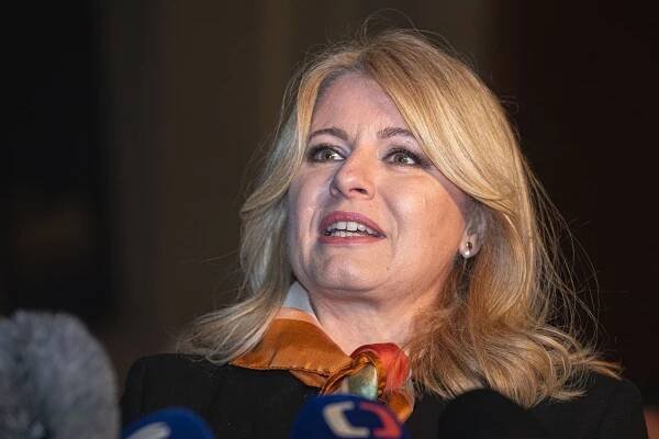 Obrazem: Čaputová v Česku kritizovala Fica. Večer šla s prezidentem Pavlem do kina