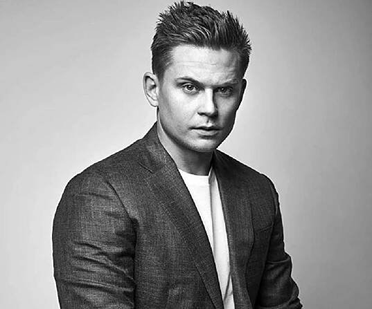 Billy Magnussen Biography - Facts, Childhood, Family Life & Achievements