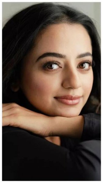 Helly Shah Brings Bold Elegance and Youthful Charm
