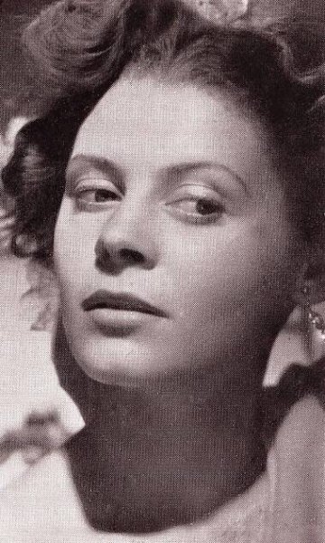 Lianella Carell
