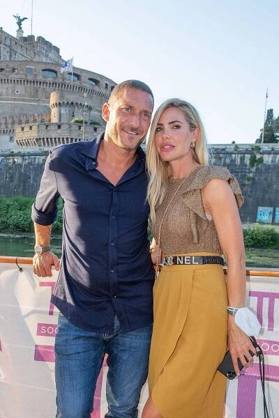 Italští Beckhamovi se po sedmnácti letech rozvádějí: Fotbalista Totti si prý našel milenku