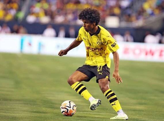Karim Adeyemi-Dortmund.jpg
