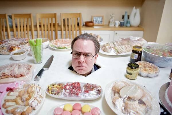 V čísle 9 - Nana's Party - Promo - Steve Pemberton