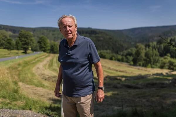 Díky jeho seriálu prý lidé začali skupovat chalupy na Šumavě. Ale procenta jsem z toho nedostal, říká známý režisér