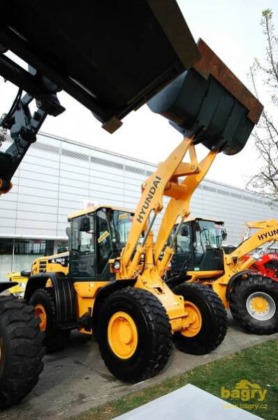 Techagro 2014: Zemědělství v plném lesku / Výstavy / Články / bagry.cz - vše o stavebních strojích pro zemní práce