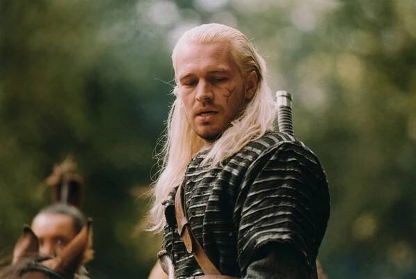 Michał Żebrowski jako Geralt z Rivie v polském snímku Zaklínač.