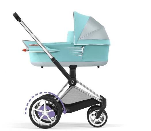 e-Priam Jeremy Scott – Car