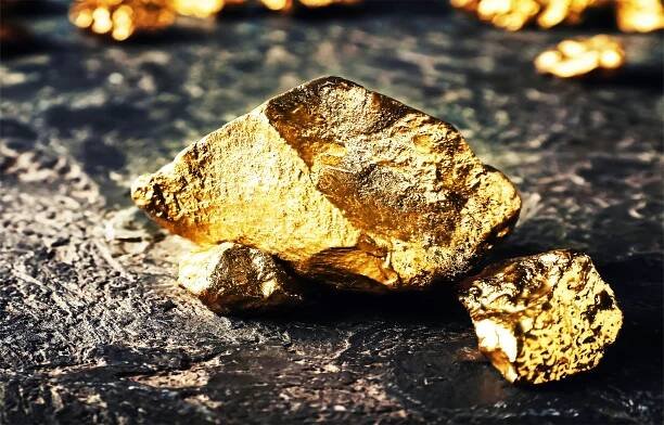 Gold owes its 'glow' and luminescence to the quantum realm