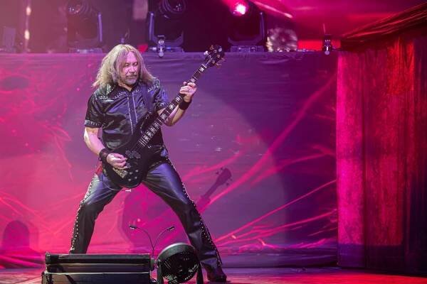 FOTOREPORT: V Praze se setkaly legendy. V O2 areně vystoupili Judas Priest, Saxon a Uriah Heep