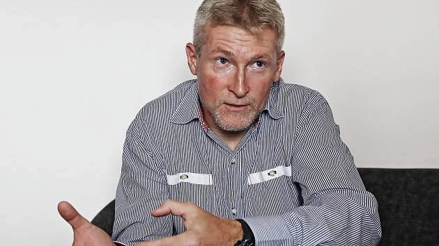 Vikář dostal padáka, ale mše v hospodě věřící nejen ranila. Sklízí i chválu