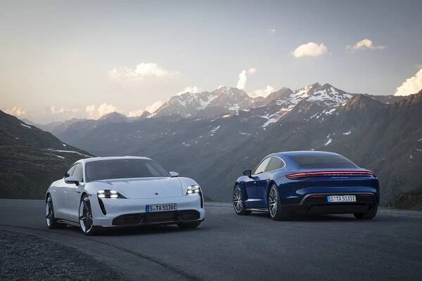 Fotogalerie: Porsche Taycan oficiálně - Autobible.cz - Předjedeme vaše představy!