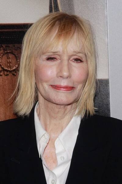 FOTO: Zemřela hvězda M.A.S.H. Sally Kellerman. – stránka 2