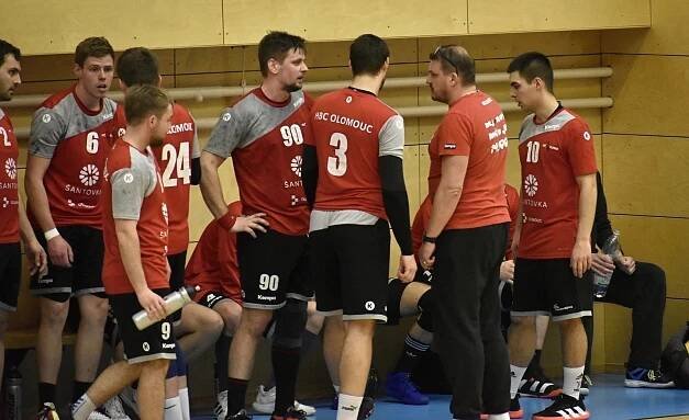 VIDEO: Outsider si vyšlápl na favorita. Házenkáři Prostějova nařezali Olomouci