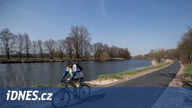 Příprava cyklostezek na Hradec i Týnec se vleče, stavět by se mělo za rok - iDNES.cz