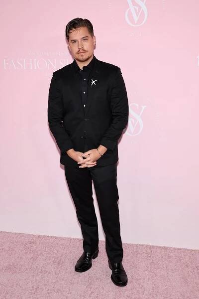 The 2024 Victoria's Secret Fashion Show Pink Carpet: See Every Look