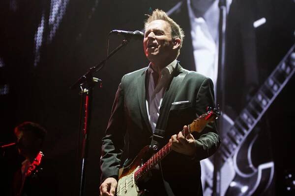 Bryan Adams se s tím v Praze nemazal - musicserver.cz