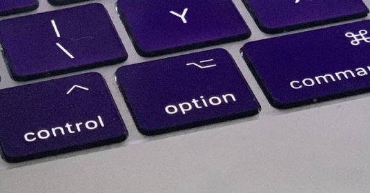Kouzelné tlačítko Option na Macu: Co všechno s ním dokážete ve stavové liště