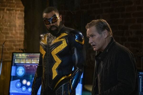Black Lightning - Kniha Markovie: 2. kapitola: Lynnina závislost - Z filmu - Cress Williams, James Remar