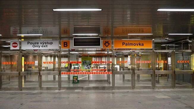 Stanice metra Palmovka plně v provozu.