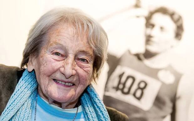 Černý den pro český sport. Zemřela legendární atletka Dana Zátopková