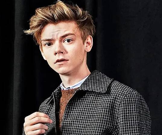 Thomas Brodie-Sangster Biography - Facts, Childhood, Family Life & Achievements