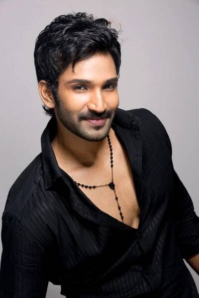 Actor Aadhi Sai Pradeep Hot Stylish Images - Cinejolly