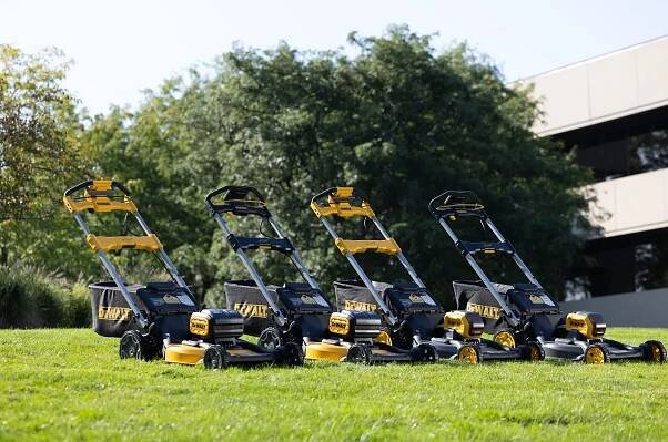 Aku sekačka s pojezdem 2x18V bez aku DeWALT DCMWSP156N 