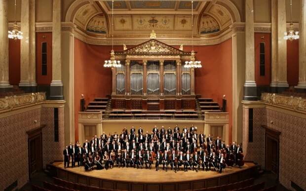 Galerie: Světová houslistka i mladí dirigenti. Česká filharmonie slaví 120 let - Galerie - Echo24.cz