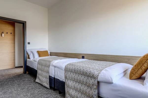 Designový hotel v Beskydech: apartmán s vířivkou, vyhlášená kuchyně, polopenze