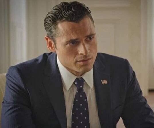 Adan Canto Biography - Facts, Childhood, Family Life & Achievements