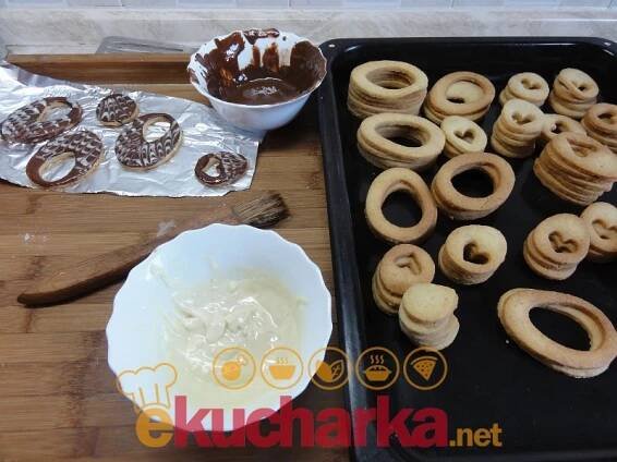 Cukroví s polevou video recept | Videokuchařka.cz
