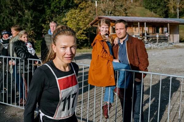 Wolke unterm Dach - Z filmu - Hannah Herzsprung, Romy Schroeder, Frederick Lau