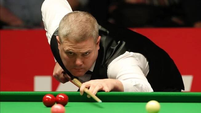 Zlomil si žebro, nadával a pumpovali mu žaludek. Hráč snookeru má průšvih