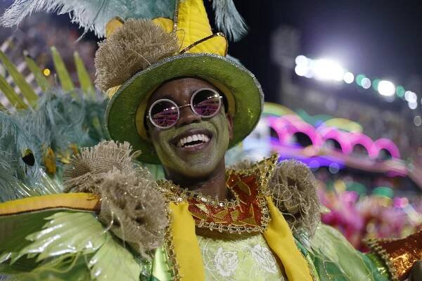 Velkolepý návrat karnevalu ve fotkách: Rio se rozvlnilo sambou
