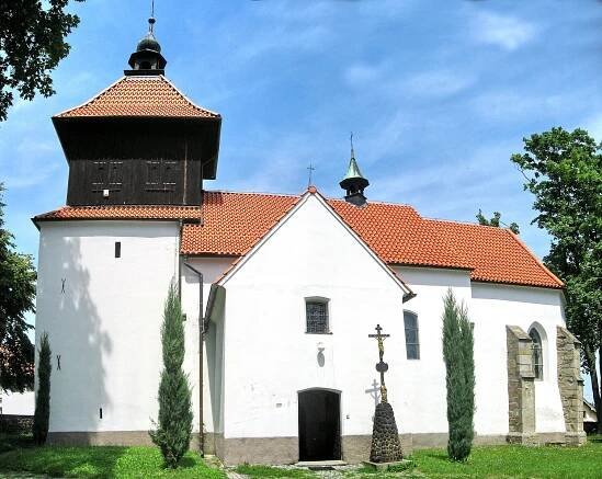 Soubor:Lučice, kostel (P1).jpg