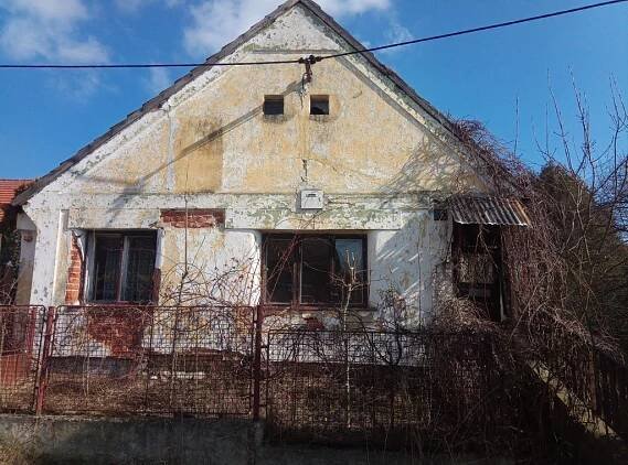 Dražba - Spoluvlastnický podíl na rodinném domě v obci Hlohová – MI Estate