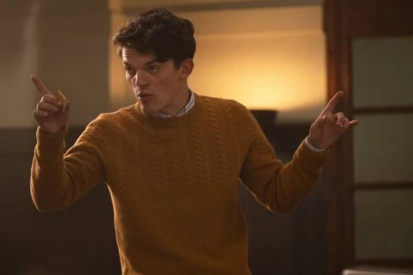 Edward Bluemel - Na mušce - Wide Awake - Z filmu