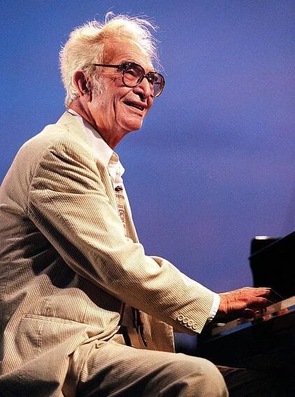 Dave Brubeck: *6.12.1920 – †5.12.2012, americký jazzový klavírista