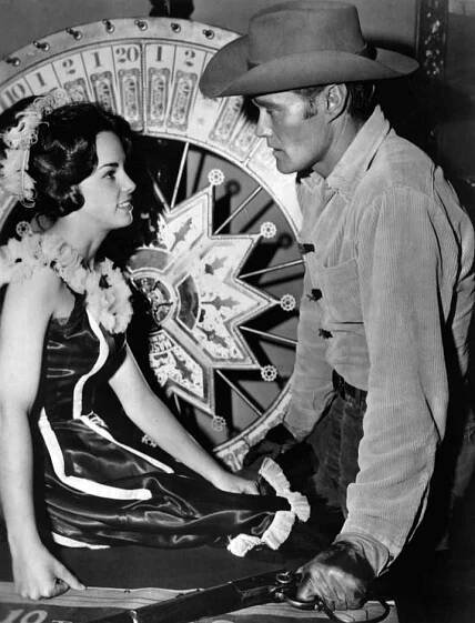 File:Chuck Connors Beverly Englander The Rifleman 1961.JPG - Wikimedia Commons