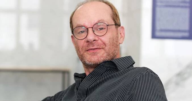 Herec Adrian Jastraban má své dcery rád. „Kluci se k nám budou muset prostřílet. Bude to zlý,“ ujišťuje