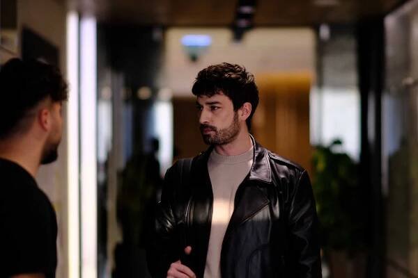 Yürek Çıkmazı - Mahkûm - Z filmu - Alp Navruz