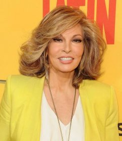PHOTO: Raquel Welch attends the premiere of "How to Be a Latin Lover" at ArcLight Cinemas Cinerama Dome on April 26, 2017 in Hollywood, Calif.