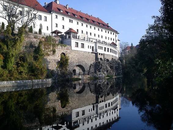 Jezuitská kolej (Český Krumlov) – Wikipedie