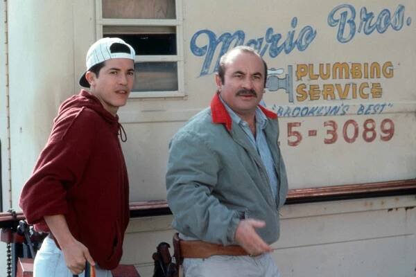 John Lequizamo, Bob Hoskins - SUPER MARIO BROS.,