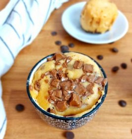 This Easy Keto Peanut Butter Mug Cake made in the microwave is a super indulgent, super easy dessert. One of my favorite keto dessert recipes!