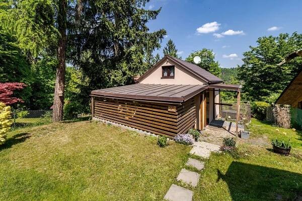 PRODÁNO Prodej chata Roztoky u Křivoklátu - Andrea Kohoutová | realitní makléřka pro jižní Čechy 